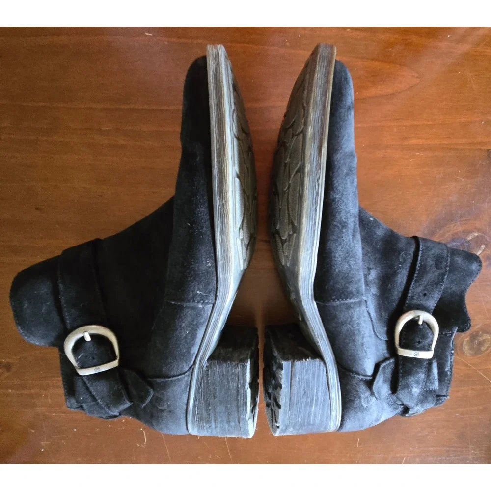 Born black suede